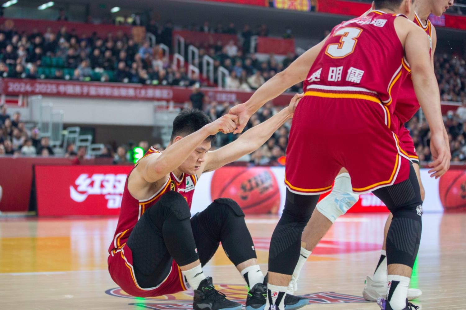 不仅符合成